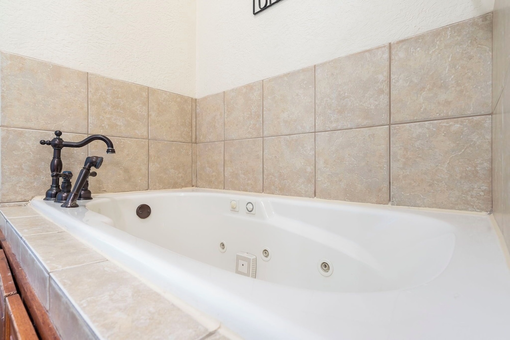Stone Cliff Relaxation w Resort Amenities - photo 25