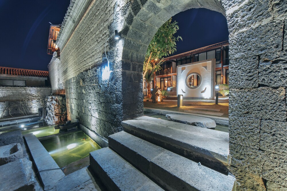 Original Hotel Tengchong in Baoshan, People's Republic of China