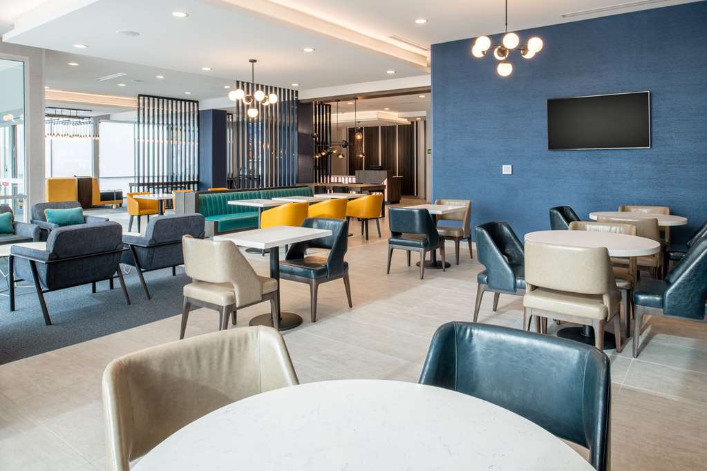 La Quinta Inn & Suites by Wyndham Spokane Downtown - photo 4