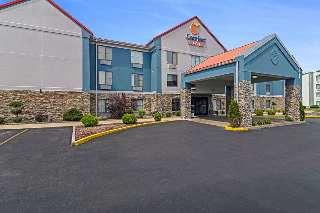 Comfort Suites near I 80 and I 94 - photo 2