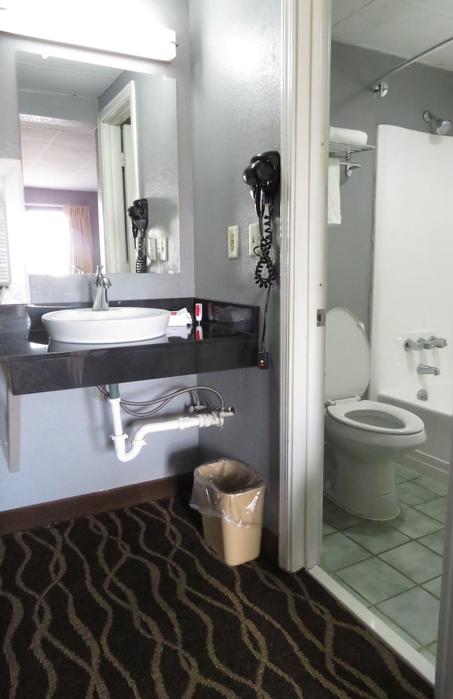 Travelodge by Wyndham Walterboro - photo 25