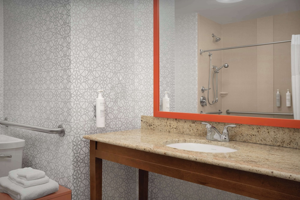 Hampton Inn & Suites Williston - photo 24