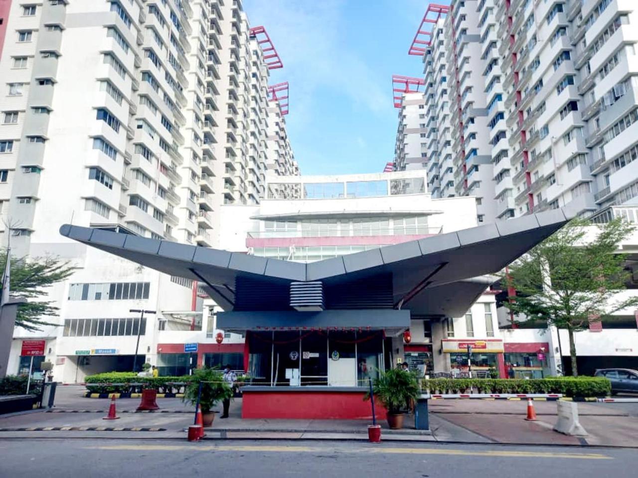 3 Bedroom Koi Kinrara Suite IOI Puchong Bukit Jalil Pavilion Bukit Jalil Stadium Sunway Pyramid Sunway Lagoon ML — 5-Star Luxury Hotel in Kuala Lumpur, Malaysia
