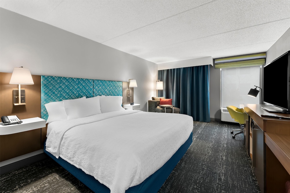 Hampton Inn & Suites Newtown - photo 55