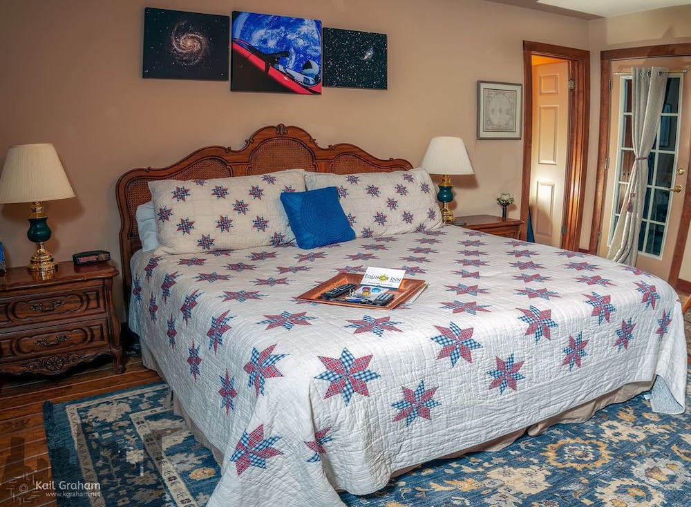 Equinox Inn at Canyon Lake - photo 12