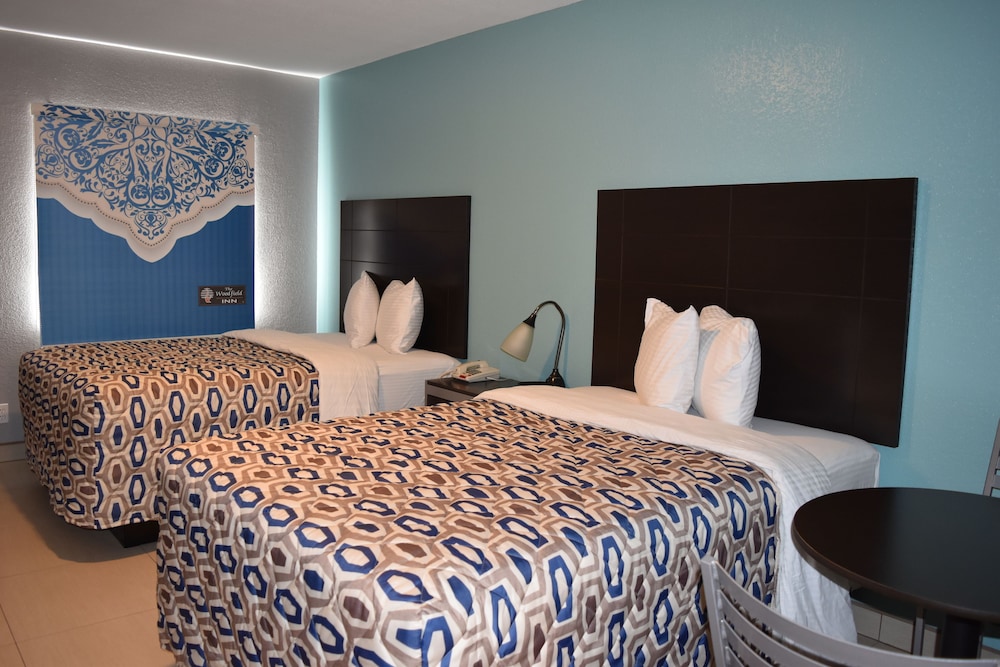 Woodfield Inn & Suites - photo 3