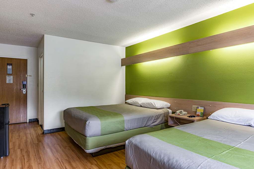 Motel 6 Charlotte NC University - photo 11