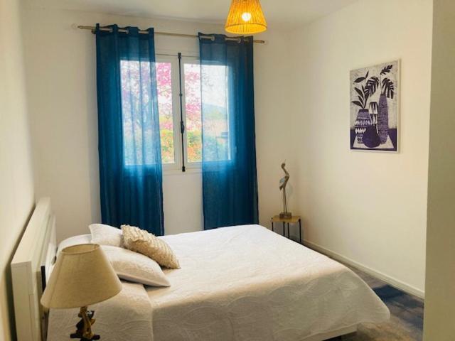 Maison Provencale de Plain Pied Avecgrand Jardin Et Piscine — Aubagne — photo 2