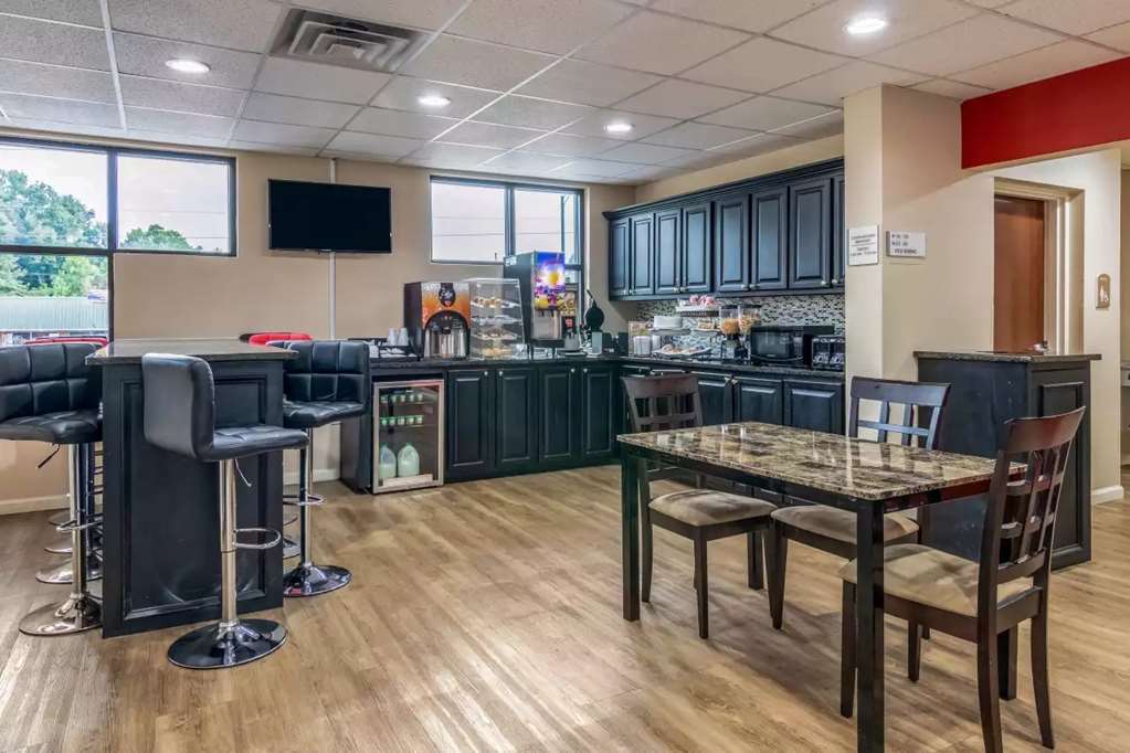 Americas Best Value Inn Opelika - photo 28