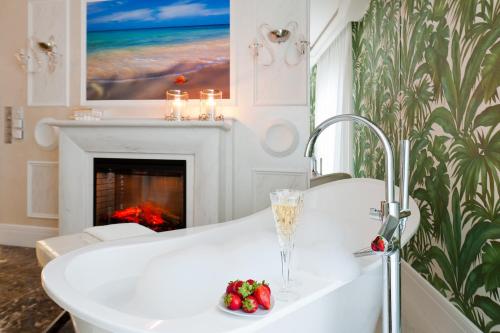 Diamonds Luxury Old Town Residence — 4-Star Luxury Hotel in Krakow, Poland