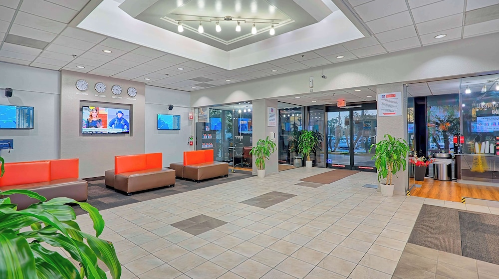 Studio 6 Suites Los Angeles CA Los Angeles LAX - photo 3