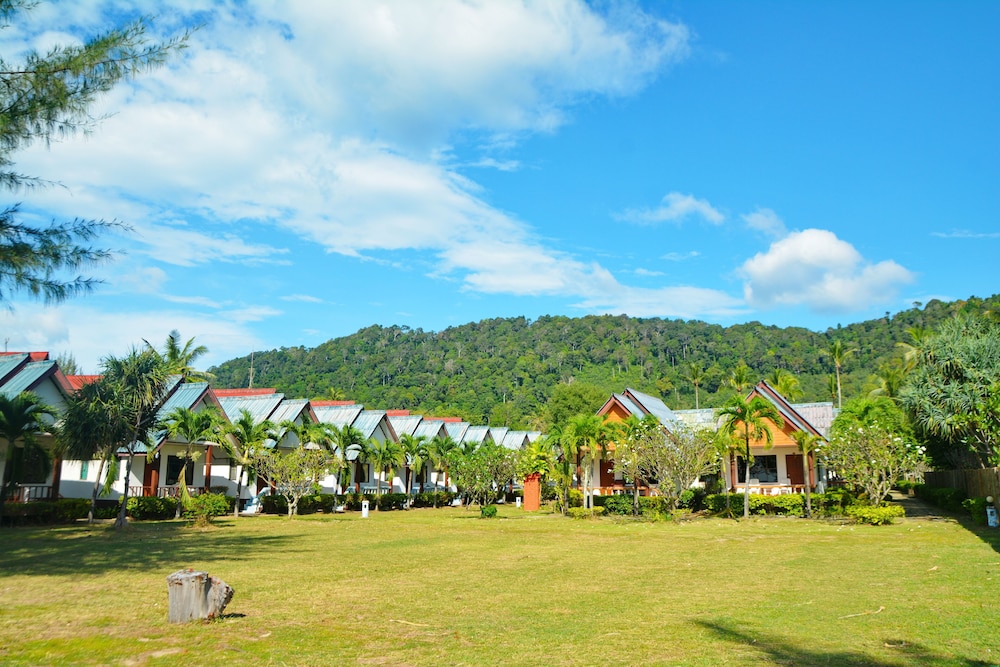 Klongdao Beach Resort — hotel in Ko Lanta