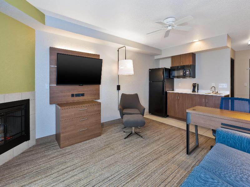 Holiday Inn Express & Suites Petoskey by IHG - photo 91