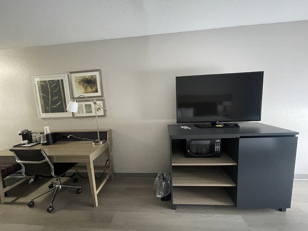 Country Inn & Suites by Radisson Midway Tallahassee West - photo 6