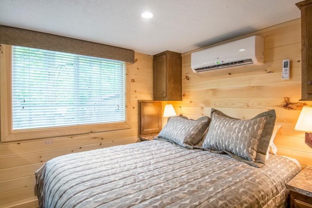 Williamsburg RV & Camping Resort - photo 5