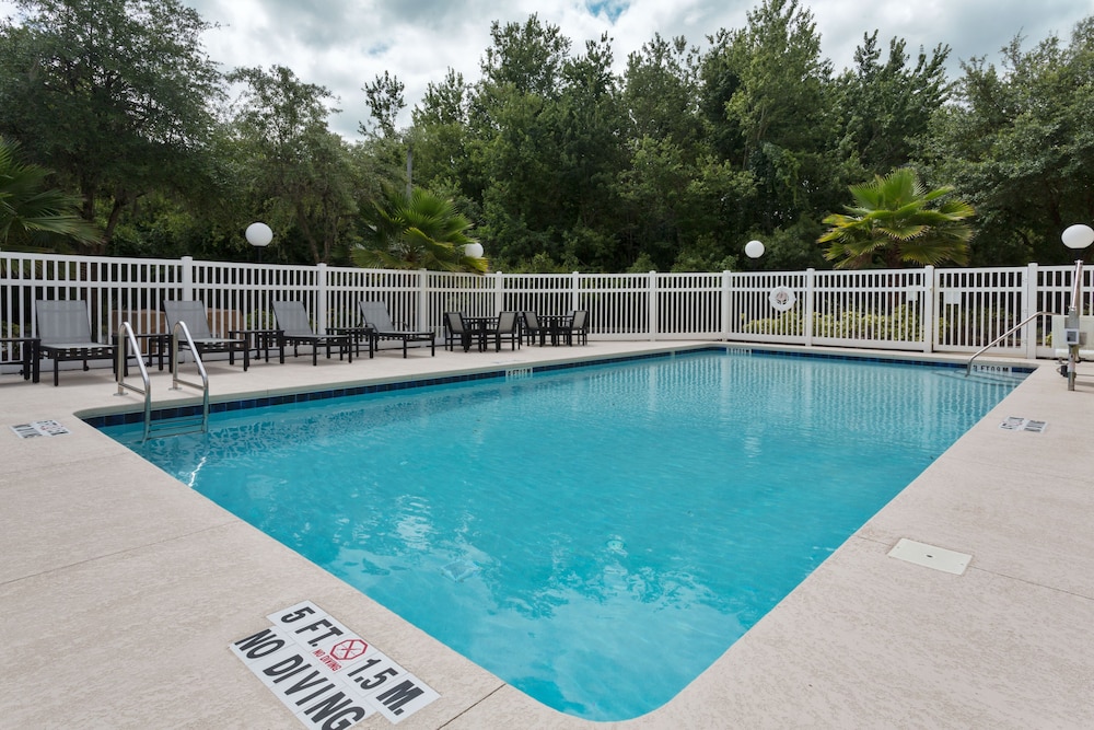 Holiday Inn Express Suites Plant City by IHG - photo 20