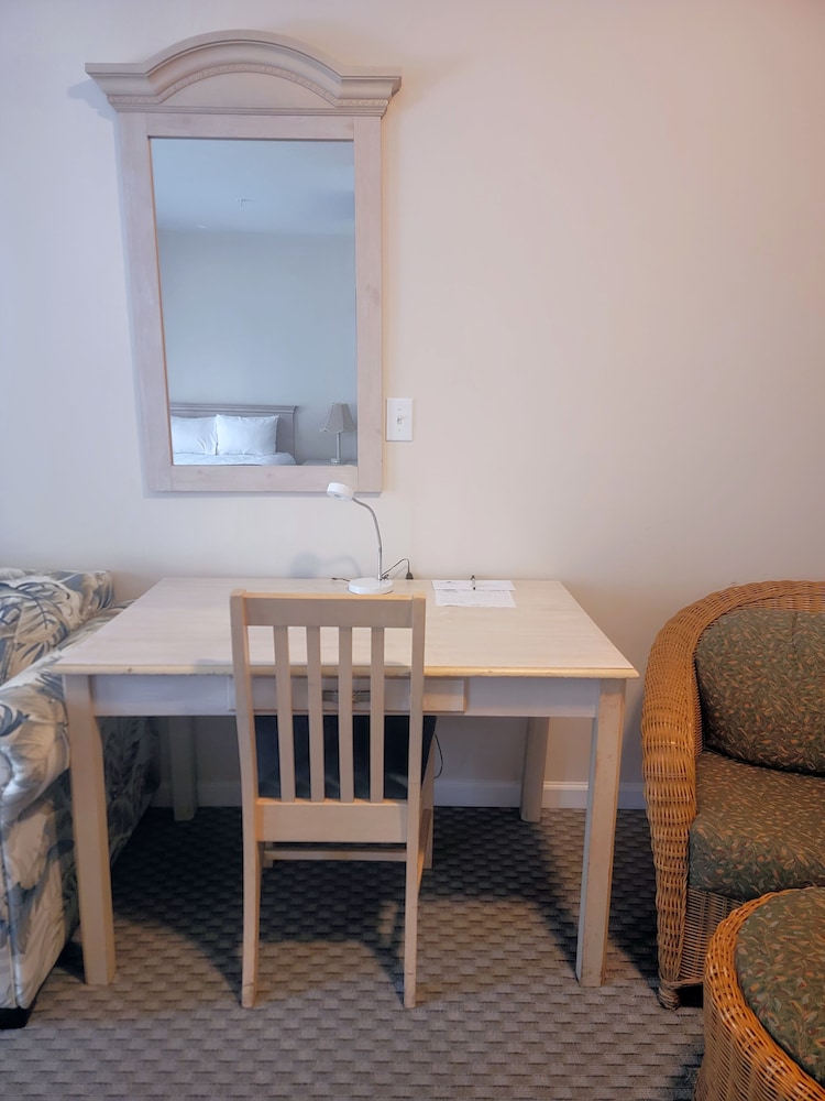 Beaufort Harbour Suites - photo 20