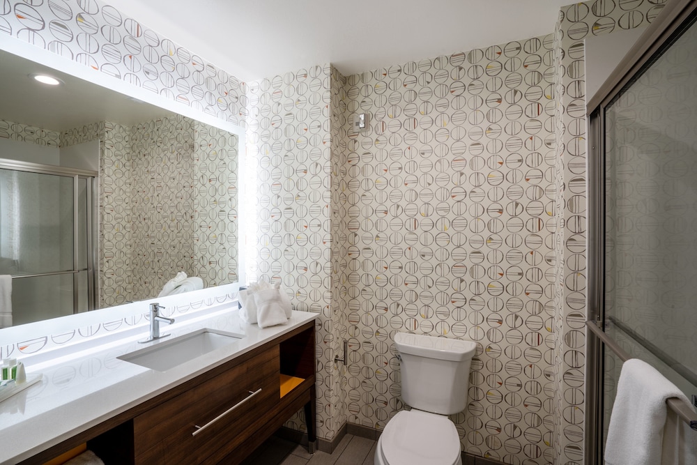 Holiday Inn & Suites Memphis Southeast Germantown by IHG - photo 12