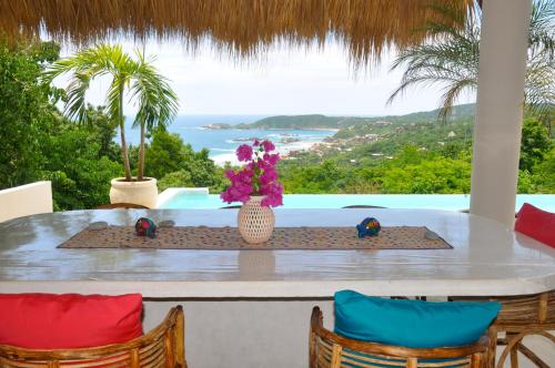 Casa Cometa — 5-Star Luxury Hotel in San Pedro Pochutla, Mexico
