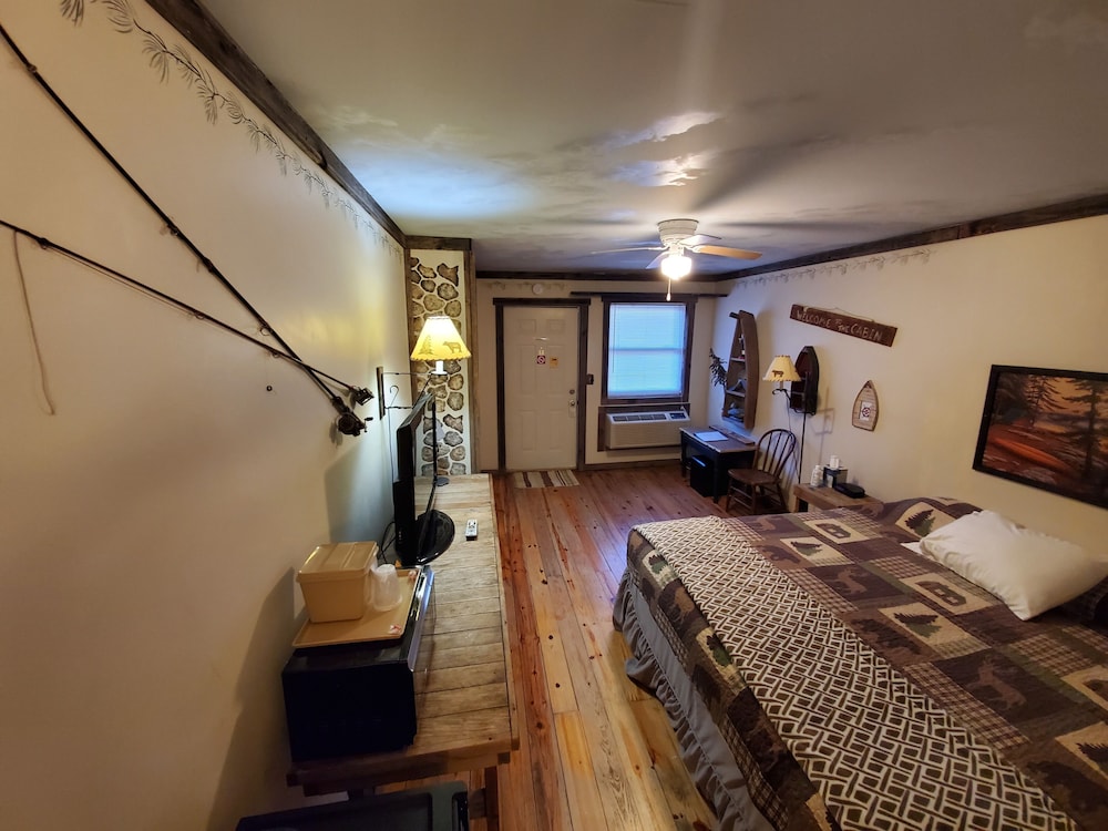 Jamesport Inn - photo 19