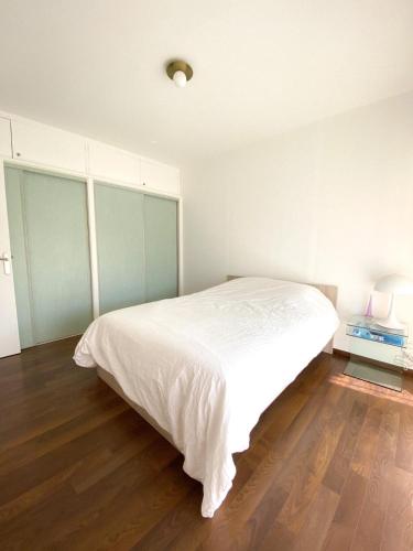 Superb Apartment In Cannes With Magnificent View — 4-Star Luxury Hotel in Cannes, France