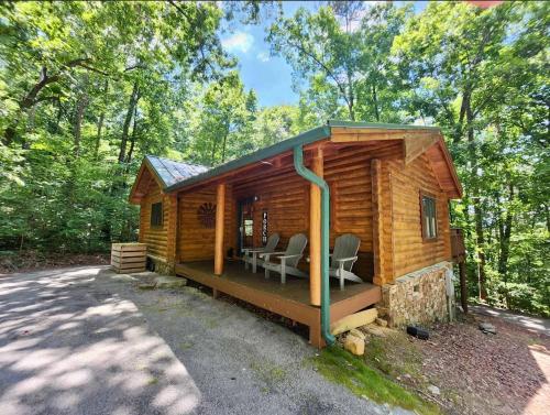 Secluded Getaway with Private Hot Tub — Wildwood — photo 4