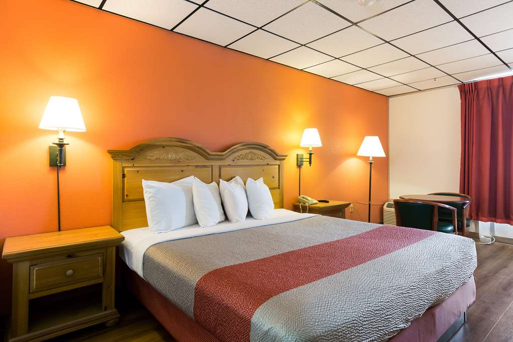 Motel 6 Clarksville TN - photo 15