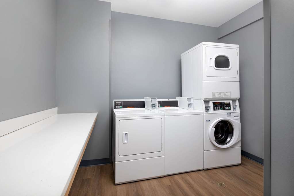 La Quinta Inn & Suites by Wyndham Perry - photo 18