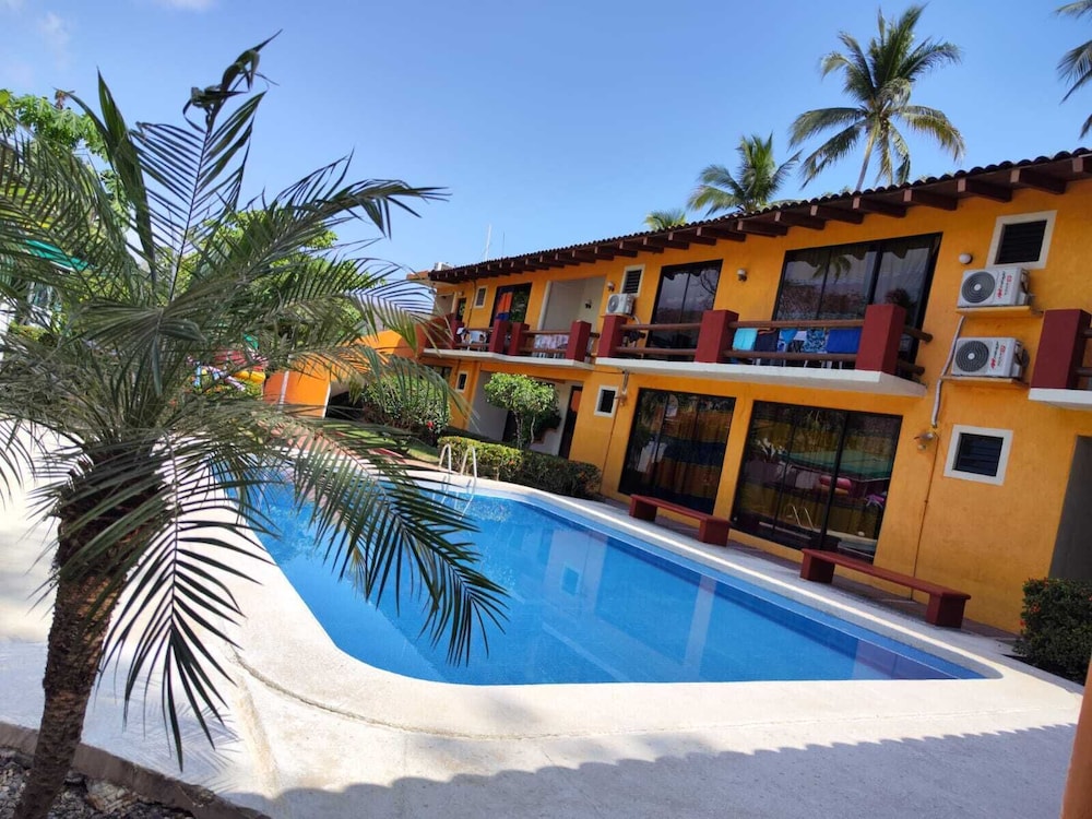 Hotel J.B. — hotel in Ixtapa-Zihuatanejo