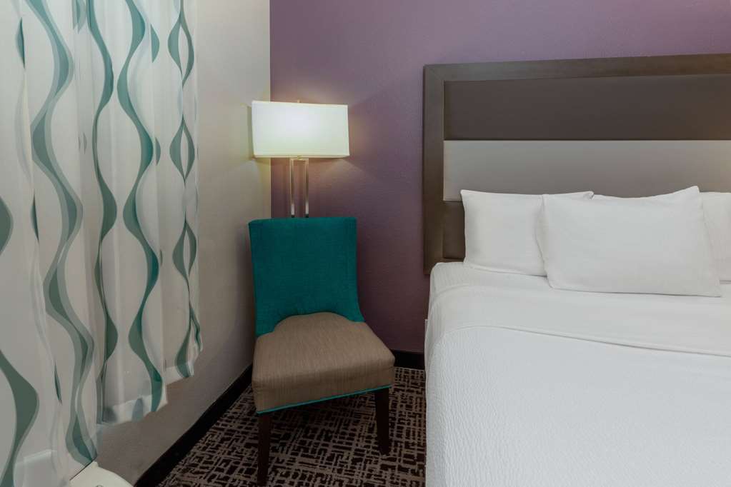La Quinta Inn & Suites by Wyndham Rockwall - photo 11