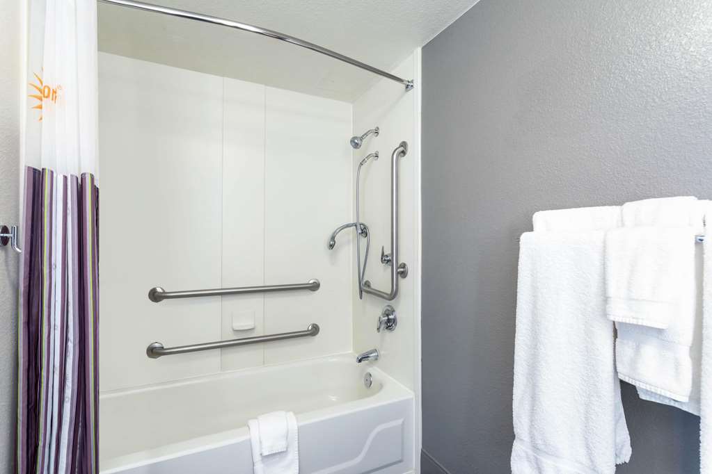 La Quinta Inn & Suites by Wyndham Denver Boulder Louisville - photo 8