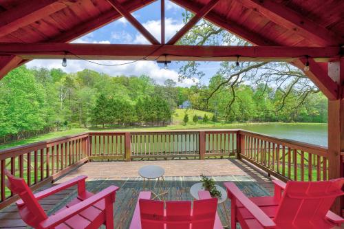 Lake Views Hot Tub Fire Pit 6bed in Morganton, United States