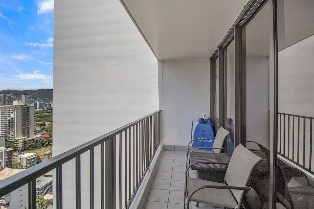 High Rise Ocean View Waikiki Condo FREE Parking & Wi Fi by Koko Resort Vacation Rentals - photo 24