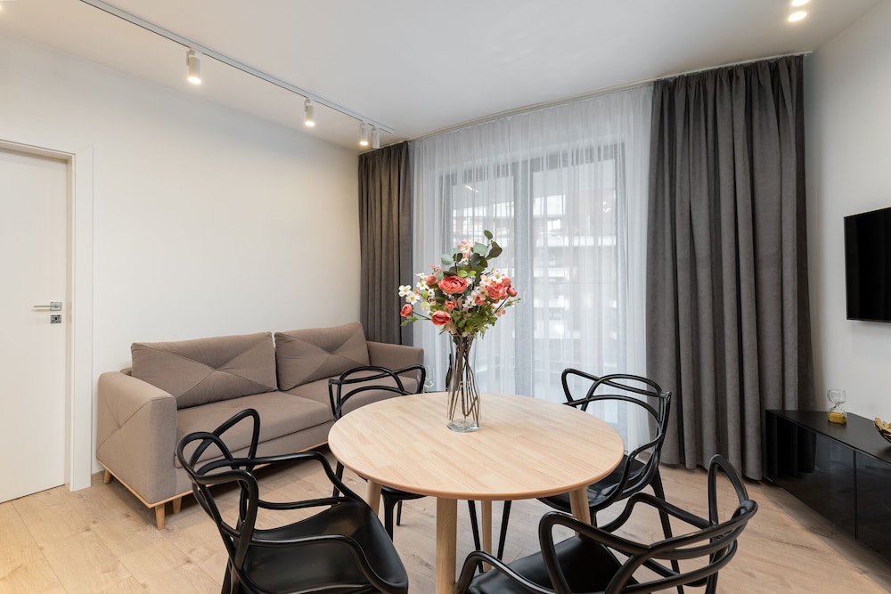 Glossy Apart G244 — 4-Star Luxury Hotel in Krakow, Poland