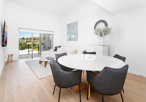 Wine Down — 4-Star Luxury Hotel in Kiama, Australia