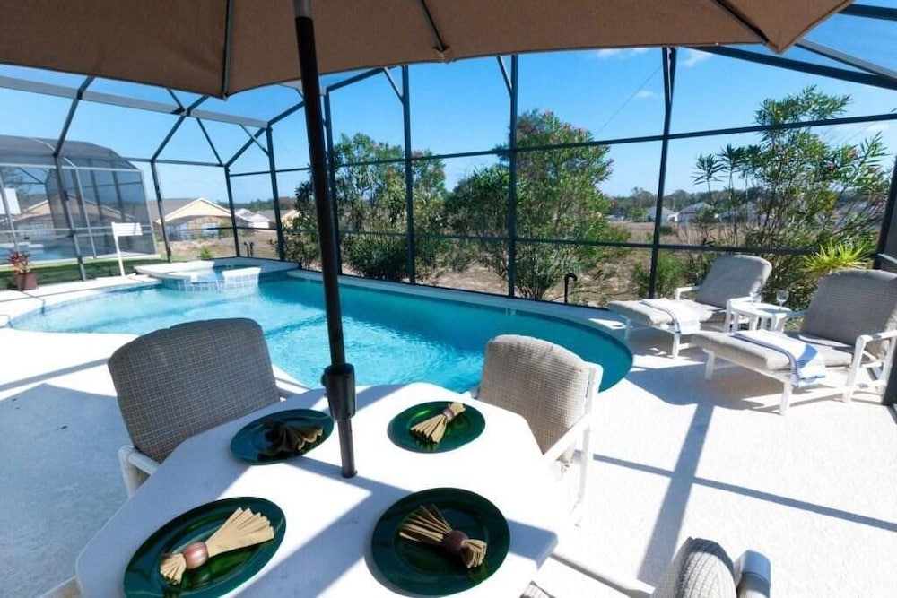 Ref 32 Modern 4 Bed Villa With Private Pool Near Disney — 4-Star Luxury Hotel in Davenport, United States