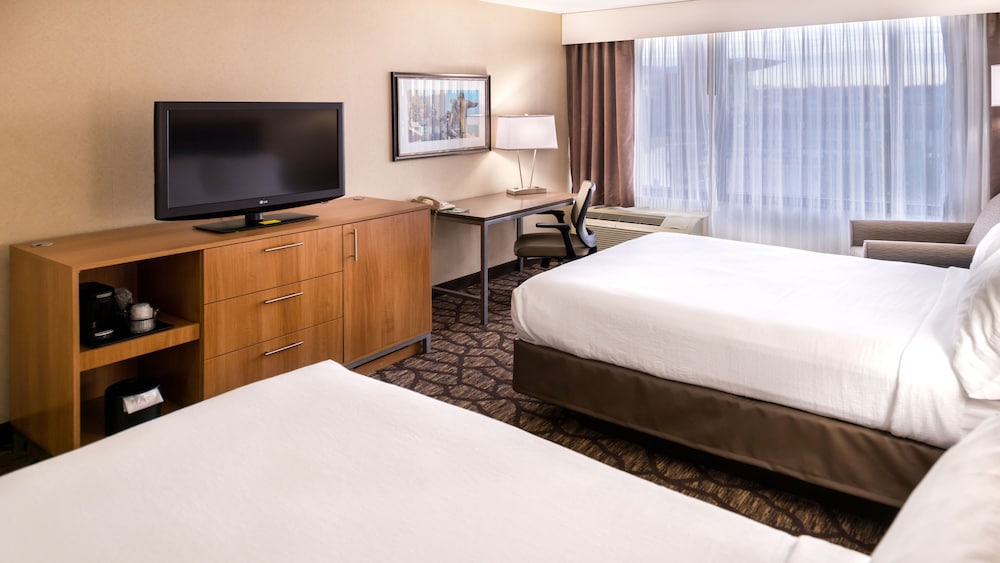Holiday Inn Hotel & Suites Warren by IHG - photo 5