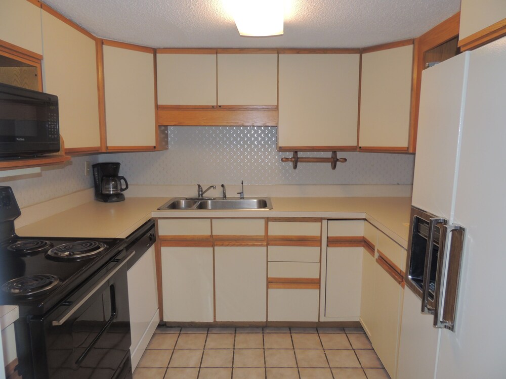 Ocean View Towers #6F - photo 13