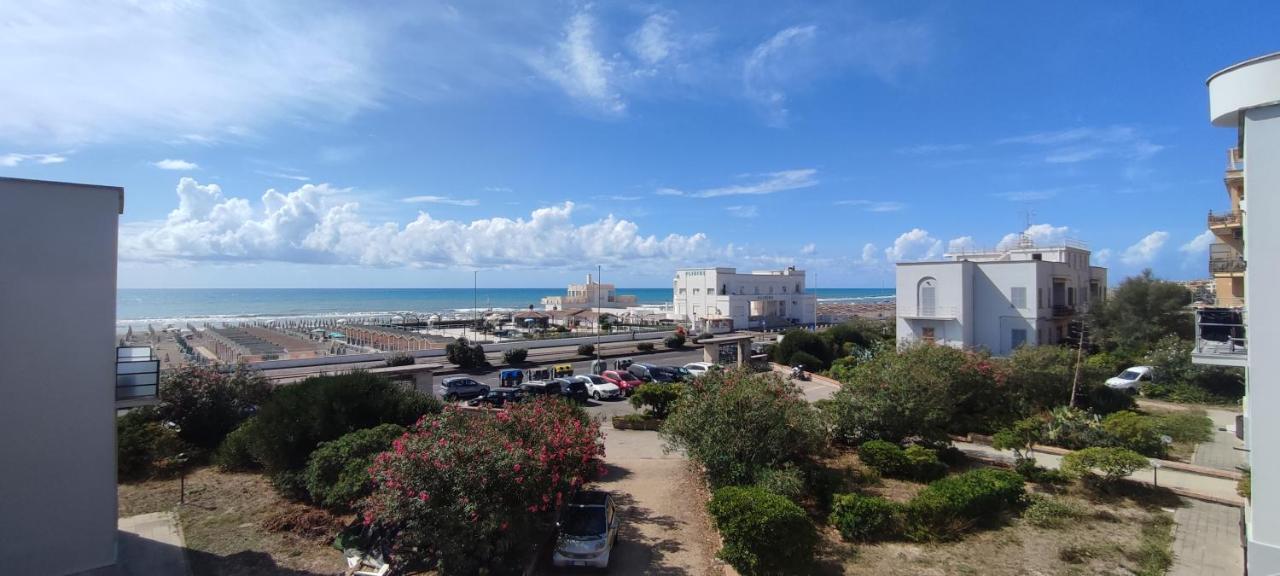 Ostia Loft fronte mare — 4-Star Luxury Hotel in Lido Di Ostia, Italy