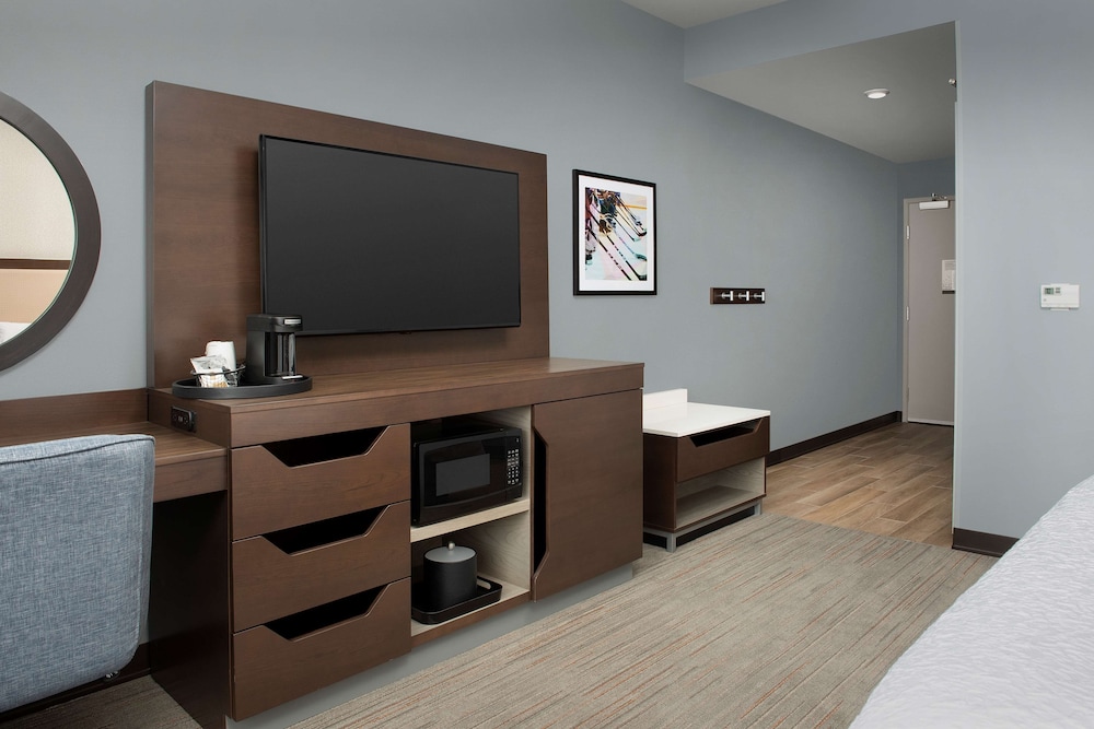 Hampton Inn Warroad MN - photo 11
