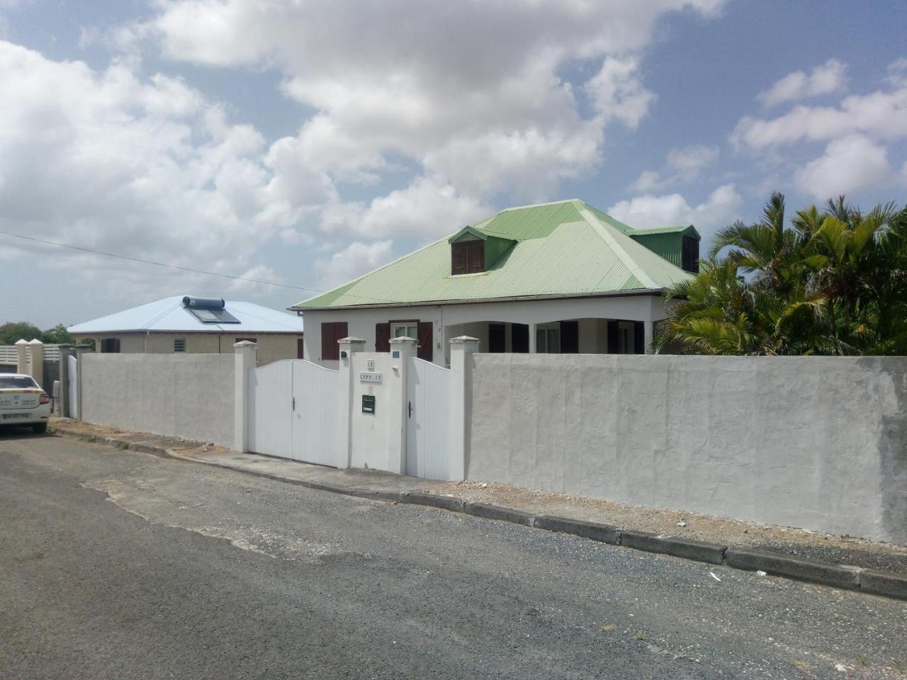 Villa Le Gommier Meublé de tourisme 3 étoiles — 4-Star Luxury Hotel in Le Moule, Guadeloupe