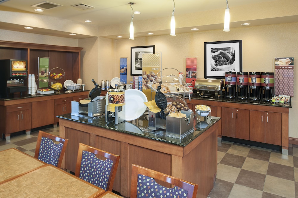 Hampton Inn Macomb - photo 45