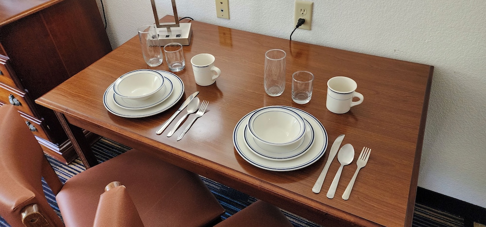 All Towne Suites - photo 17