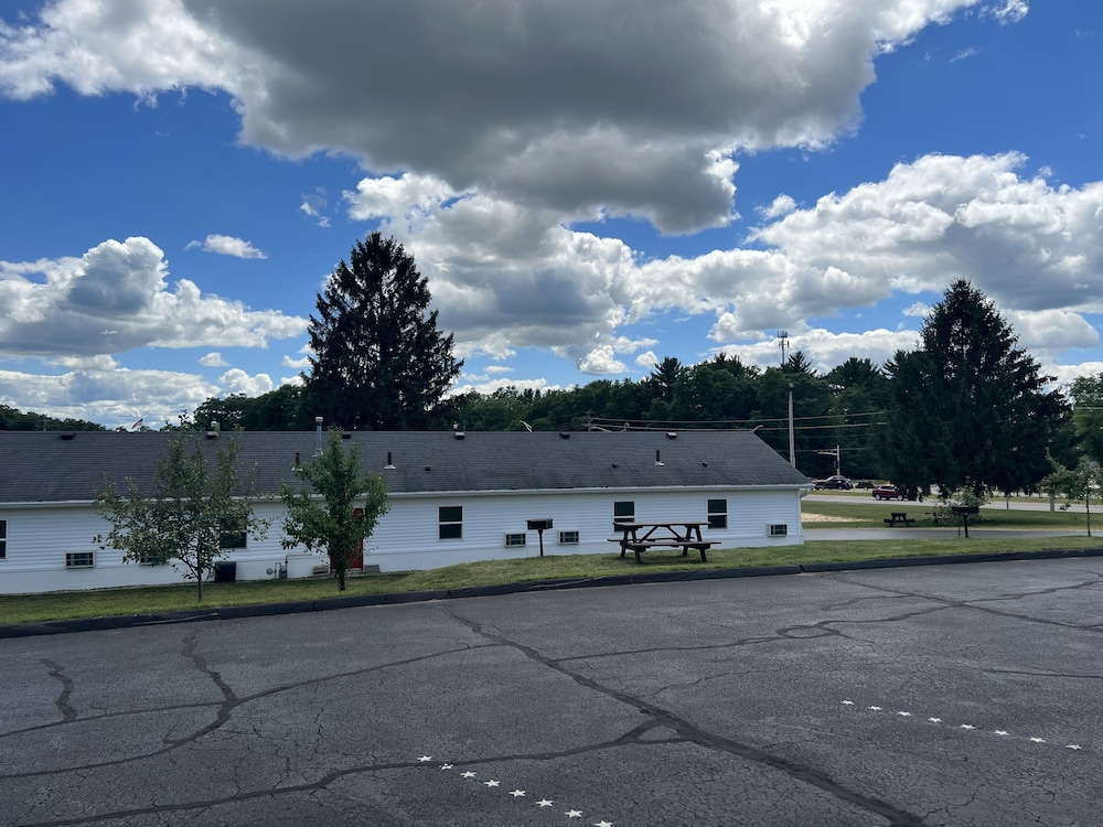 All Star Inn & Suites - photo 399