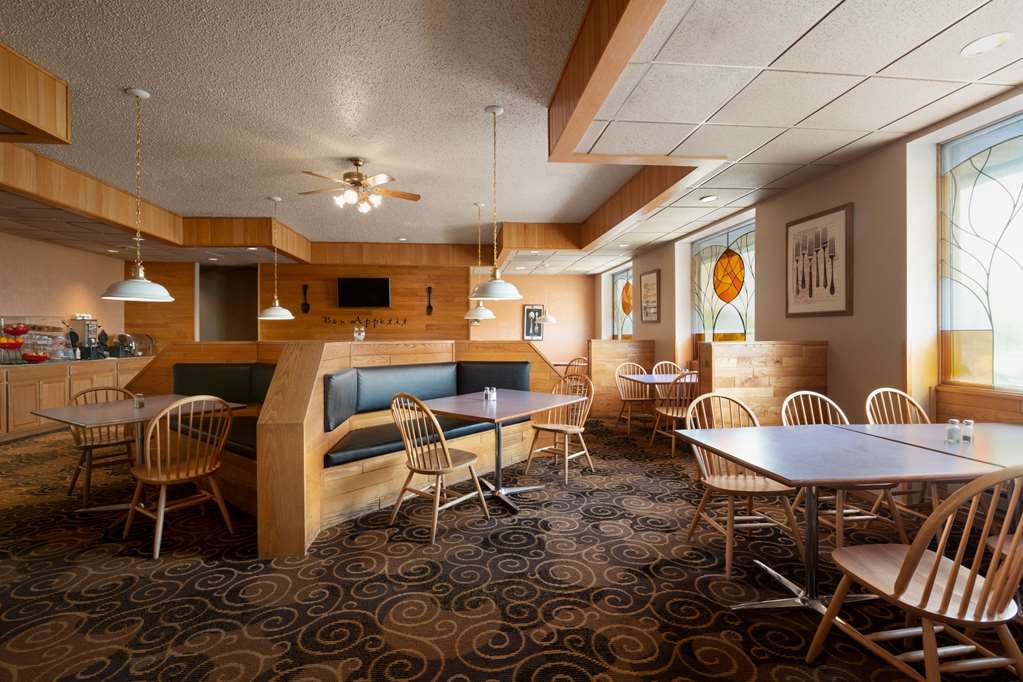 Ramada by Wyndham Bismarck - photo 7