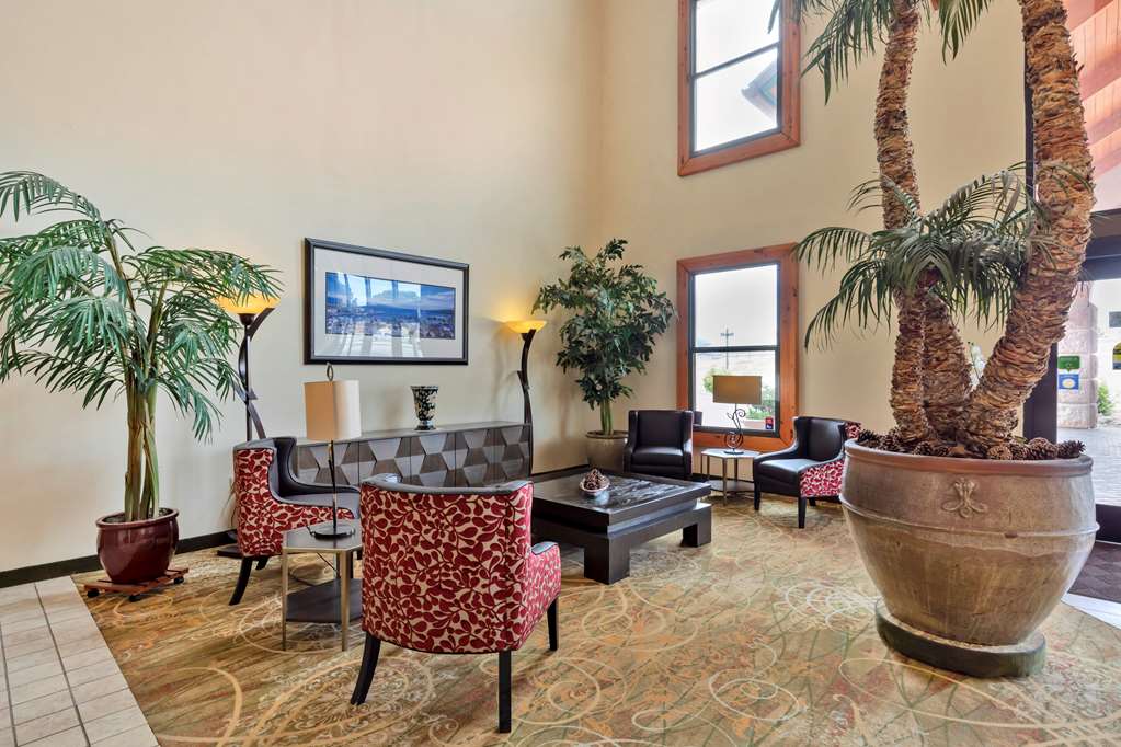 Best Western Plus Swiss Chalet Hotel & Suites - photo 11