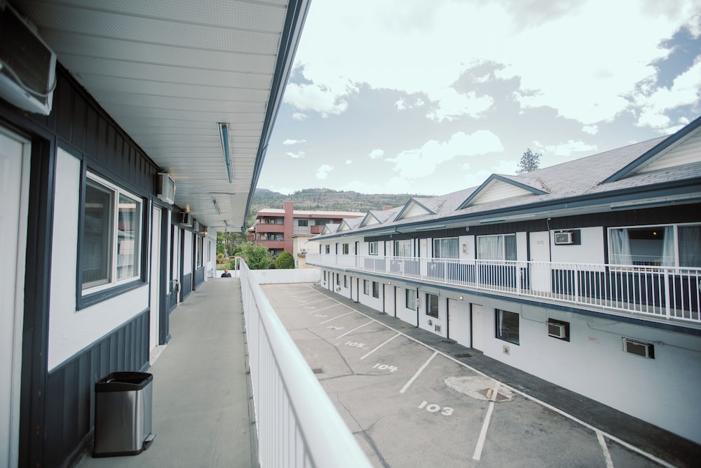 Sunny Beach Motel in Penticton, Canada