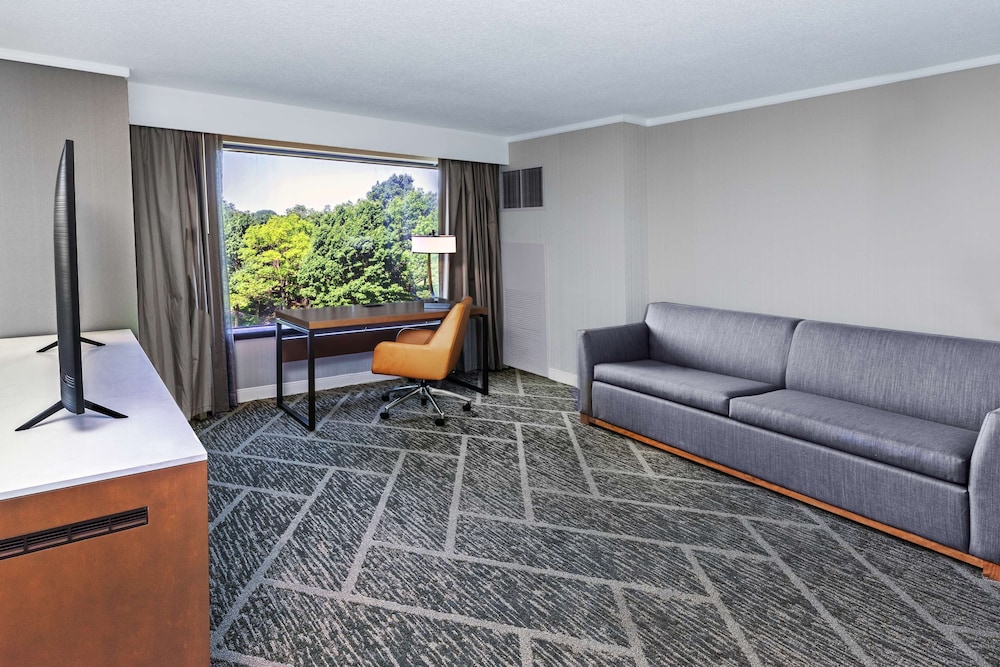 DoubleTree by Hilton Tulsa Warren Place - photo 37