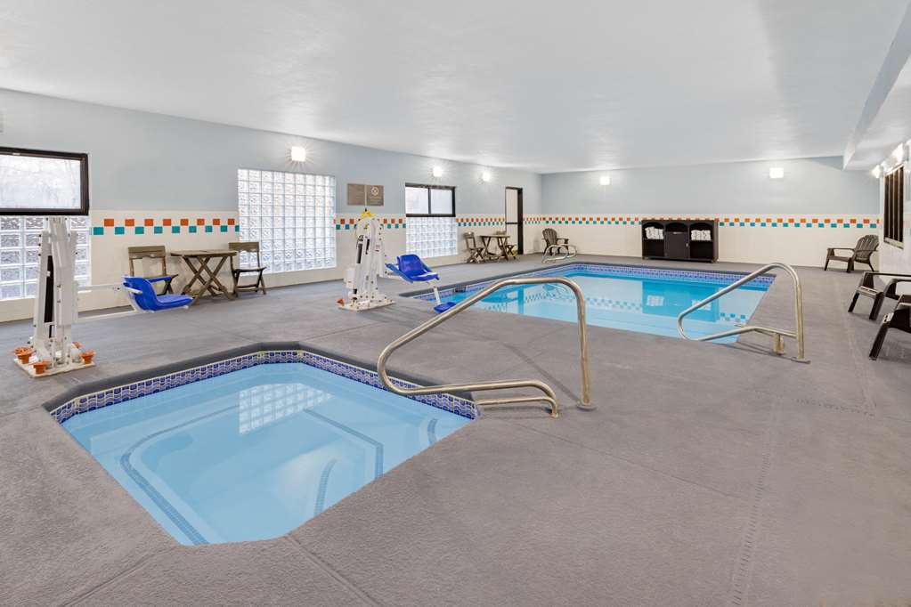 Days Inn by Wyndham Bernalillo - photo 7
