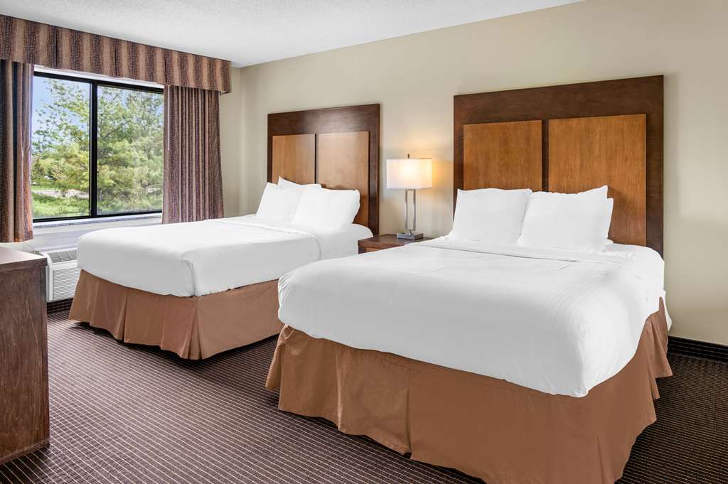 White Pine Inn & Suites - photo 25